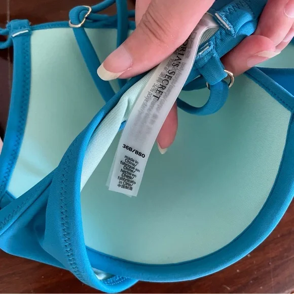 *NWT* VS Swim Top - Picture 10 of 10